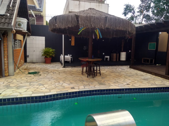 Imagem Casa com 3 Quartos à Venda, 630 m² em Guaíra - Curitiba Imagem Casa com 3 Quartos à Venda, 630 m² em Guaíra - Curitiba