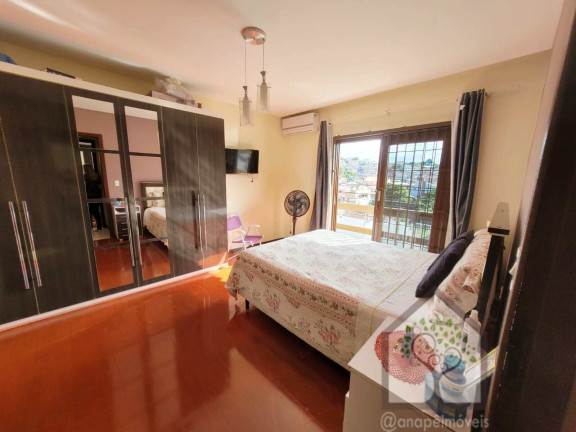 Imagem Casa com 6 Quartos à Venda, 291 m² em Agronômica - Florianópolis