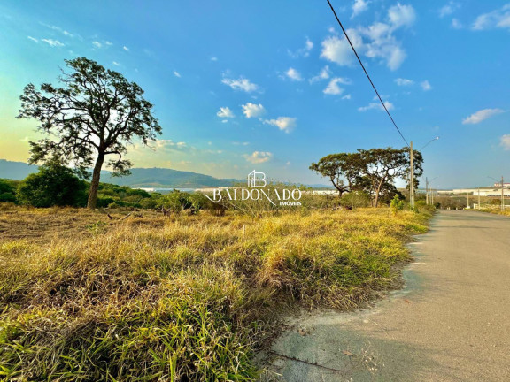 Imagem Terreno à Venda, 418 m² em Centro - Extrema Imagem Terreno à Venda, 418 m² em Centro - Extrema