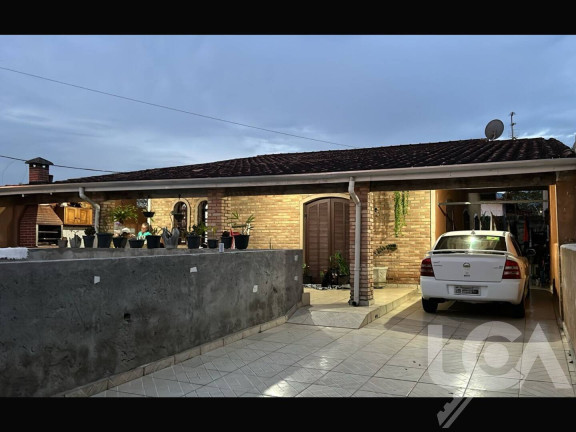 Casa com 3 Quartos à Venda, 150 m² em Pontal De Santa Marina - Caraguatatuba
