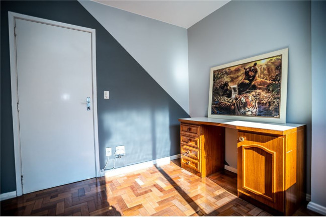 Imagem Imóvel com 3 Quartos à Venda, em Centro Histórico - Porto Alegre Imagem Imóvel com 3 Quartos à Venda, em Centro Histórico - Porto Alegre