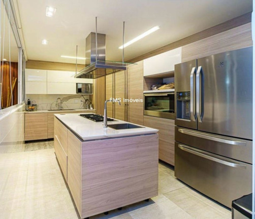 Imagem Casa com 3 Quartos à Venda, 520 m² em Pacaembu - São Paulo