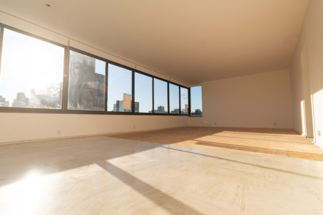 Imagem Imóvel com 4 Quartos à Venda, 368 m² em Rio Branco - Porto Alegre Imagem Imóvel com 4 Quartos à Venda, 368 m² em Rio Branco - Porto Alegre