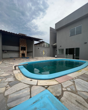 Imagem Sobrado com 3 Quartos à Venda, 138 m² em Piçarras - Guaratuba