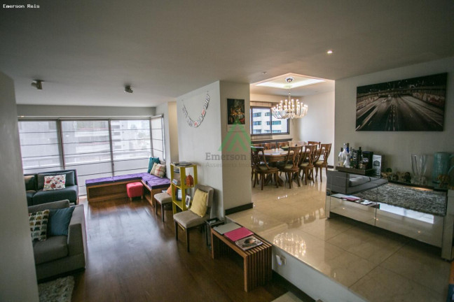 Imagem Casa com 3 Quartos à Venda, 290 m² em Aclimação - São Paulo Imagem Casa com 3 Quartos à Venda, 290 m² em Aclimação - São Paulo