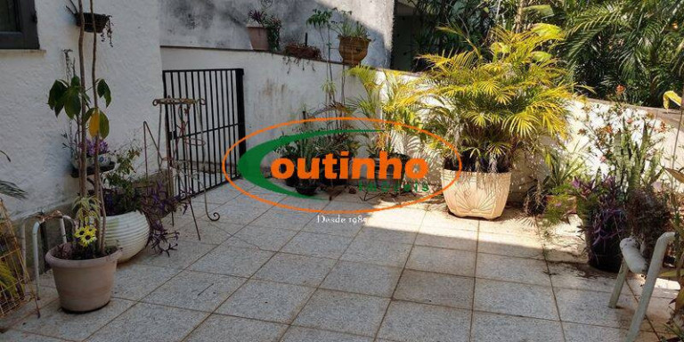 Imagem Casa com 5 Quartos à Venda, 795 m² em Grajaú - Rio De Janeiro Imagem Casa com 5 Quartos à Venda, 795 m² em Grajaú - Rio De Janeiro
