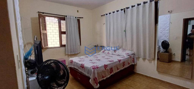 Imagem Casa com 3 Quartos à Venda, 169 m² em Maraponga - Fortaleza