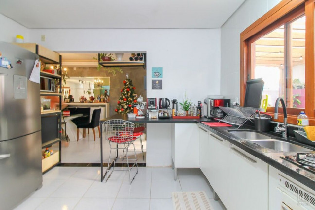 Imagem Imóvel com 3 Quartos à Venda, em Hípica - Porto Alegre Imagem Imóvel com 3 Quartos à Venda, em Hípica - Porto Alegre