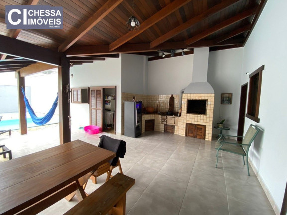 Imagem Casa com 4 Quartos à Venda, 231 m² em São João - Itajaí Imagem Casa com 4 Quartos à Venda, 231 m² em São João - Itajaí