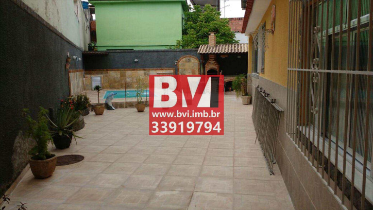Imagem Casa com 5 Quartos à Venda, 240 m² em Irajá - Rio De Janeiro Imagem Casa com 5 Quartos à Venda, 240 m² em Irajá - Rio De Janeiro