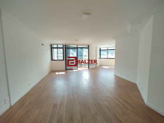 Imagem Apartamento com 3 Quartos à Venda, 197 m² em Centro - Florianópolis Imagem Apartamento com 3 Quartos à Venda, 197 m² em Centro - Florianópolis