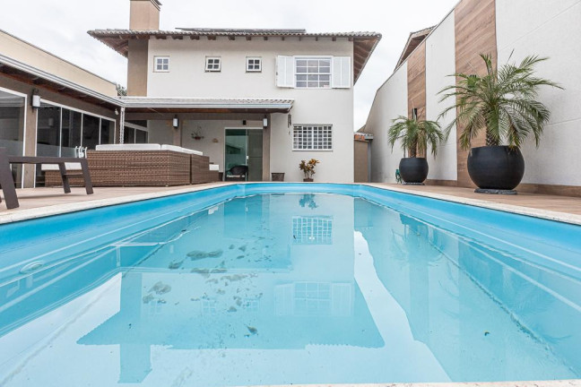 Imagem Sobrado com 4 Quartos à Venda, 206 m² em Santo Inácio - Curitiba Imagem Sobrado com 4 Quartos à Venda, 206 m² em Santo Inácio - Curitiba