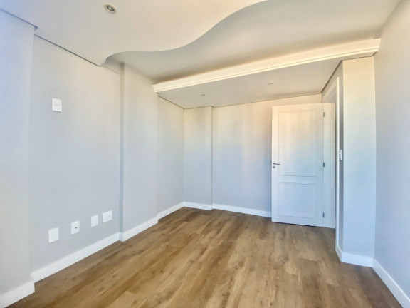 Imagem Cobertura com 3 Quartos à Venda, 240 m² em Kobrasol - São José