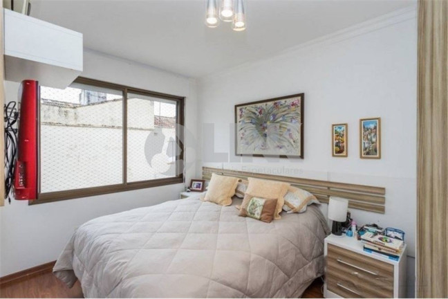Imagem Imóvel com 4 Quartos à Venda, 153 m² em Moinhos De Vento - Porto Alegre Imagem Imóvel com 4 Quartos à Venda, 153 m² em Moinhos De Vento - Porto Alegre