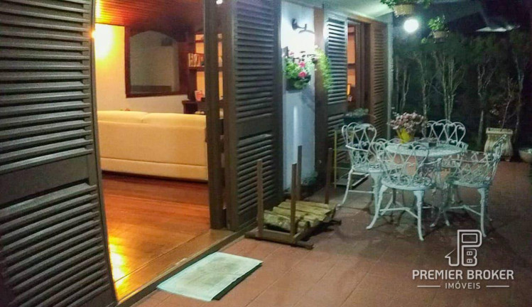 Imagem Casa com 4 Quartos à Venda, 163 m² em Alto - Teresópolis