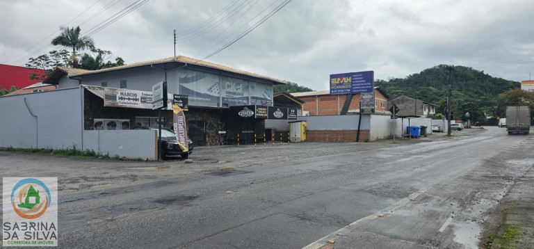 Imagem Casa com 3 Quartos para Alugar, 200 m² em Itoupavazinha - Blumenau Imagem Casa com 3 Quartos para Alugar, 200 m² em Itoupavazinha - Blumenau