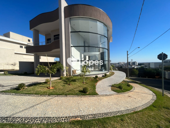 Imóvel com 4 Quartos à Venda, 320 m² em Swiss Park - Campinas