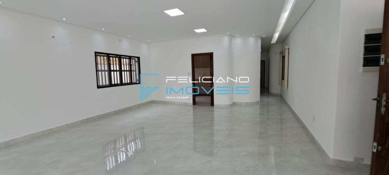 Imagem Casa com 3 Quartos à Venda, 194 m² em Canto Do Forte - Praia Grande