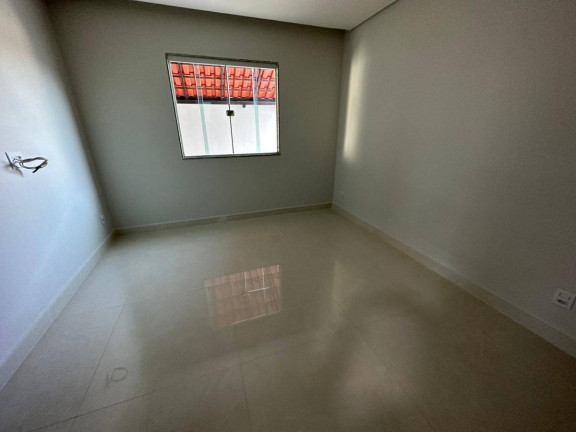 Imagem Casa com 3 Quartos à Venda, 252 m²