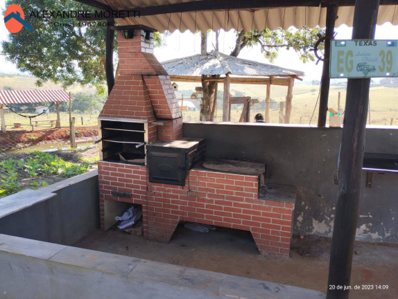 Imagem Chácara com 2 Quartos à Venda, 1.800 m² em Campo Do Meio - Araçoiaba Da Serra Imagem Chácara com 2 Quartos à Venda, 1.800 m² em Campo Do Meio - Araçoiaba Da Serra