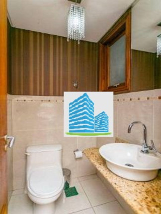 Imagem Sobrado com 4 Quartos à Venda, 255 m² em Jardim Itu - Porto Alegre Imagem Sobrado com 4 Quartos à Venda, 255 m² em Jardim Itu - Porto Alegre