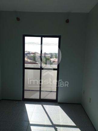 Imagem Apartamento com 3 Quartos à Venda, 80 m² em Icaraí - Caucaia