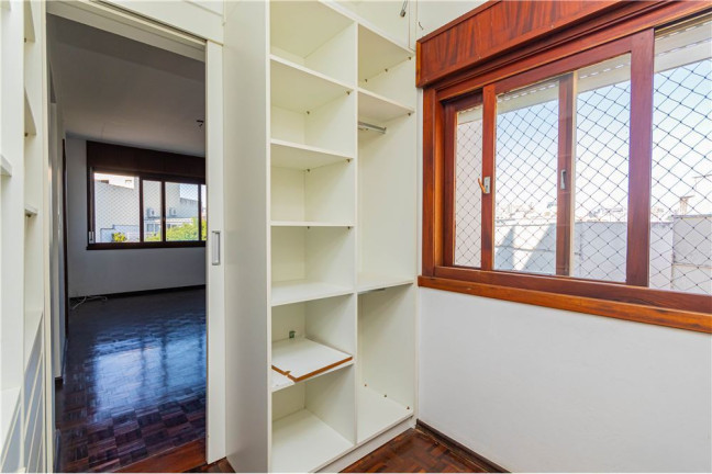 Imagem Imóvel com 2 Quartos à Venda, em Auxiliadora - Porto Alegre Imagem Imóvel com 2 Quartos à Venda, em Auxiliadora - Porto Alegre