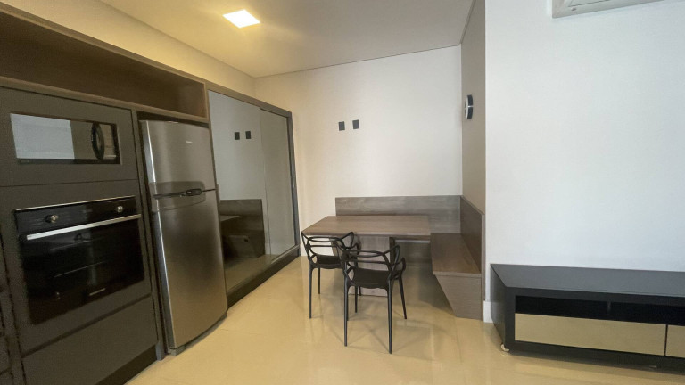 Imagem Apartamento com 3 Quartos para Alugar, 141 m² em Canasvieiras - Florianópolis
