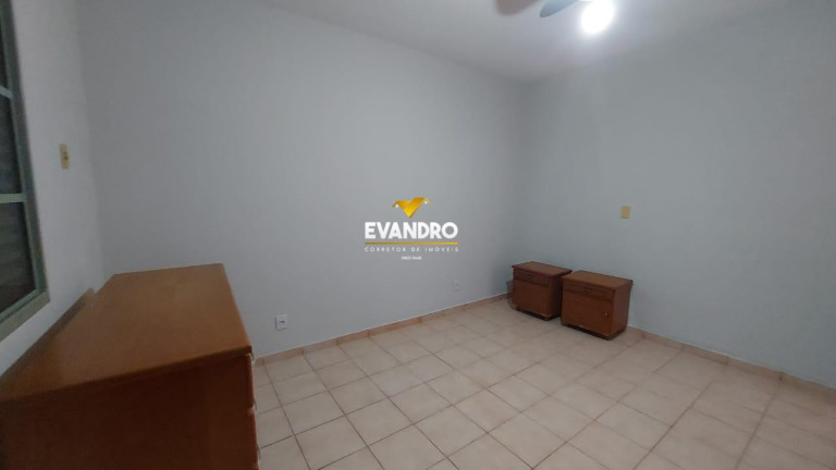 Imagem Casa com 3 Quartos à Venda, 360 m² em Morada Do Ouro - Cuiabá Imagem Casa com 3 Quartos à Venda, 360 m² em Morada Do Ouro - Cuiabá