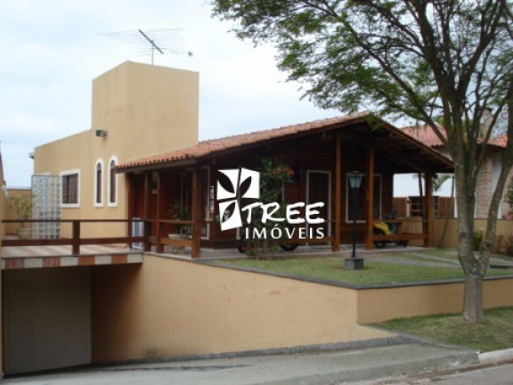 Imagem Casa com 2 Quartos à Venda, 250 m² em Arujá Country Club - Arujá Imagem Casa com 2 Quartos à Venda, 250 m² em Arujá Country Club - Arujá