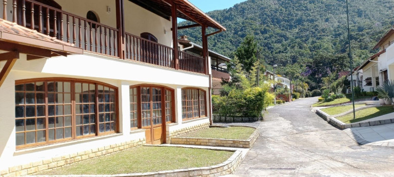 Imagem Casa com 7 Quartos à Venda, 348 m² em Comary - Teresópolis Imagem Casa com 7 Quartos à Venda, 348 m² em Comary - Teresópolis