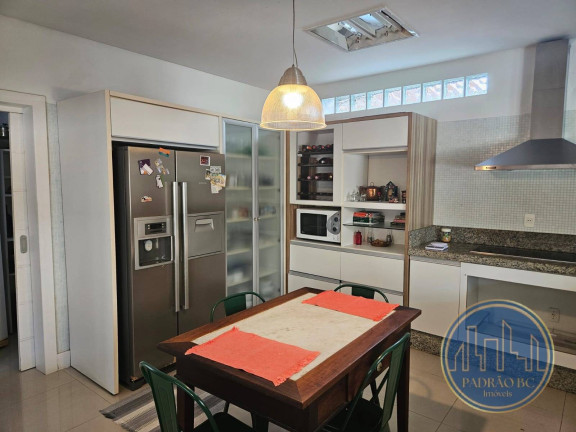 Imagem Casa com 4 Quartos para Alugar, em Centro - Balneário Piçarras Imagem Casa com 4 Quartos para Alugar, em Centro - Balneário Piçarras