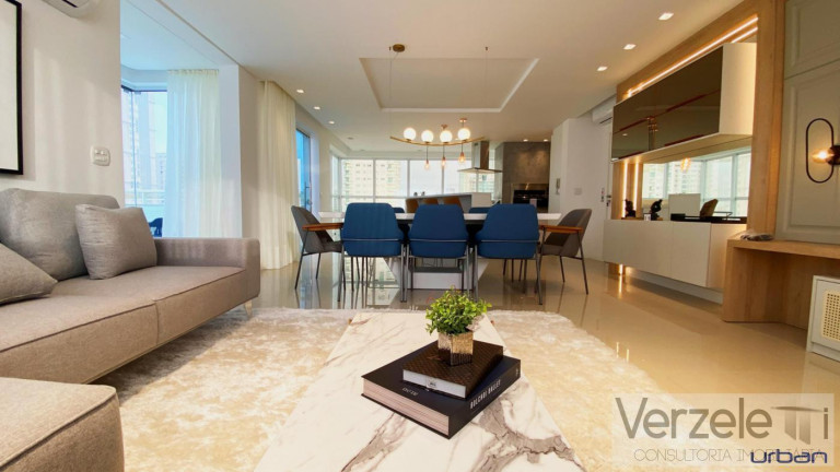 Imagem Apartamento com 4 Quartos à Venda, 240 m² em Centro - Balneário Camboriú Imagem Apartamento com 4 Quartos à Venda, 240 m² em Centro - Balneário Camboriú