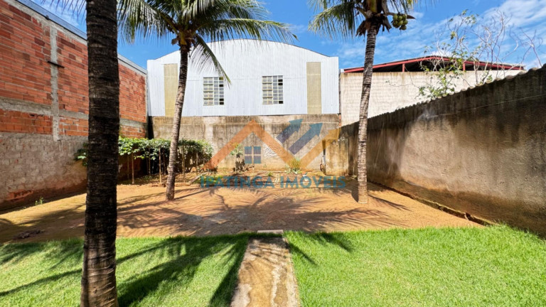 Imagem Casa com 2 Quartos à Venda, 110 m² em Porto Seguro - Caratinga Imagem Casa com 2 Quartos à Venda, 110 m² em Porto Seguro - Caratinga