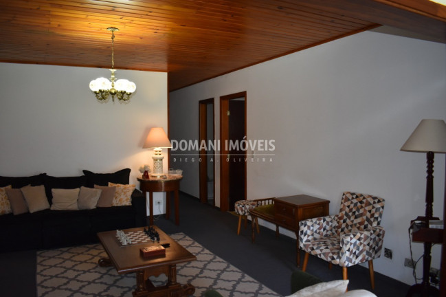 Imagem Casa com 4 Quartos à Venda, 183 m² em Região Da Abernéssia - Campos Do Jordão