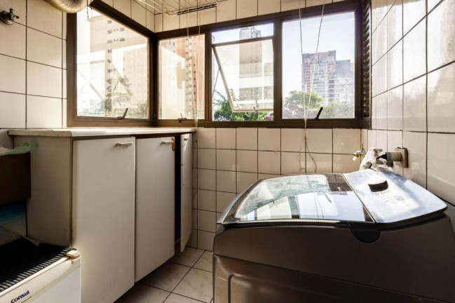 Imagem Imóvel com 4 Quartos à Venda, em Vila Olímpia - São Paulo Imagem Imóvel com 4 Quartos à Venda, em Vila Olímpia - São Paulo