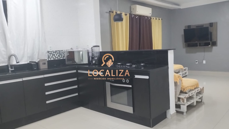 Casa com 8 Quartos à Venda, 120 m² em Balneário Dos Golfinhos - Caraguatatuba