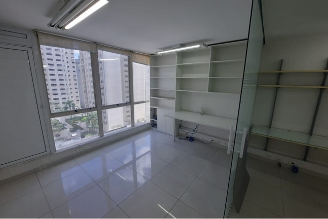 Sala Comercial à Venda, 48 m² em Higienópolis - São Paulo