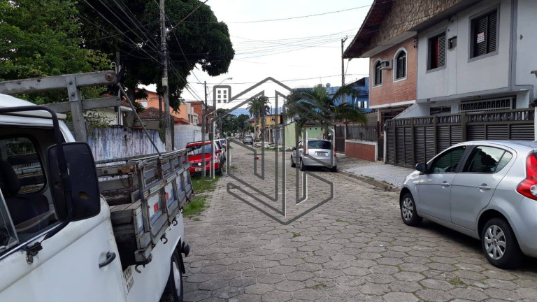 Imagem Casa com 2 Quartos à Venda, 85 m² em Vila Cascatinha - São Vicente