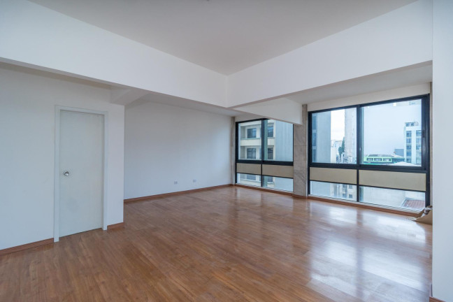 Sala Comercial para Alugar, 63 m² em Centro - Curitiba