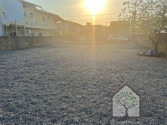 Imagem Terreno à Venda, 518 m² em Carianos - Florianópolis Imagem Terreno à Venda, 518 m² em Carianos - Florianópolis