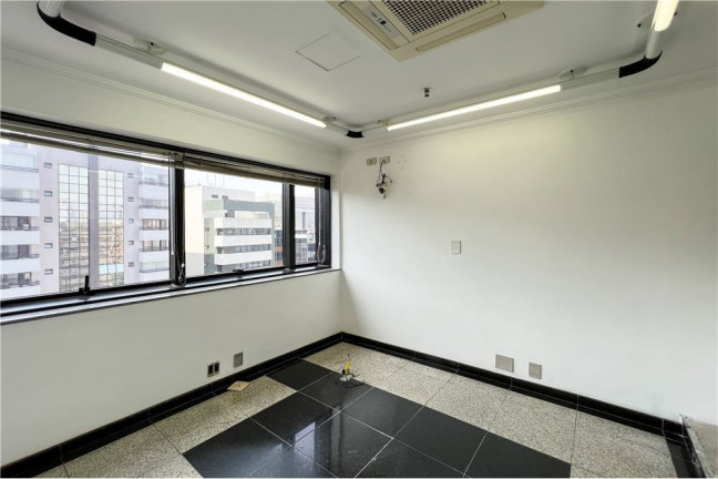 Imagem Sala Comercial à Venda, em Jardim Paulistano - São Paulo Imagem Sala Comercial à Venda, em Jardim Paulistano - São Paulo