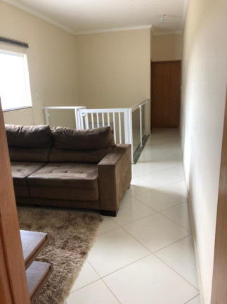 Imagem Sobrado com 3 Quartos à Venda, 210 m² em Santana - Pindamonhangaba