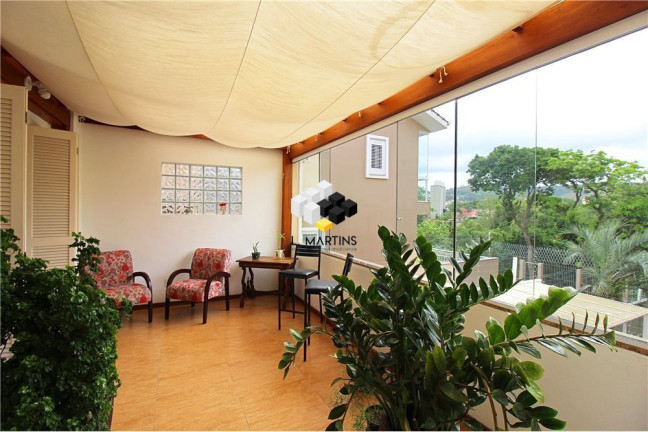 Imagem Casa com 3 Quartos à Venda, 198 m² em Medianeira - Porto Alegre Imagem Casa com 3 Quartos à Venda, 198 m² em Medianeira - Porto Alegre
