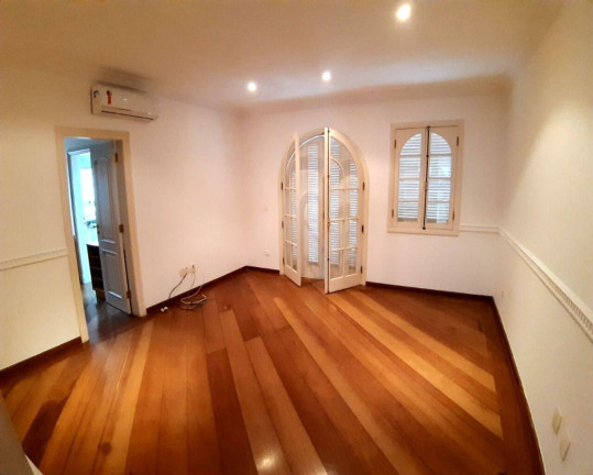 Casa com 4 Quartos à Venda,  em Tamboré - Santana De Parnaíba