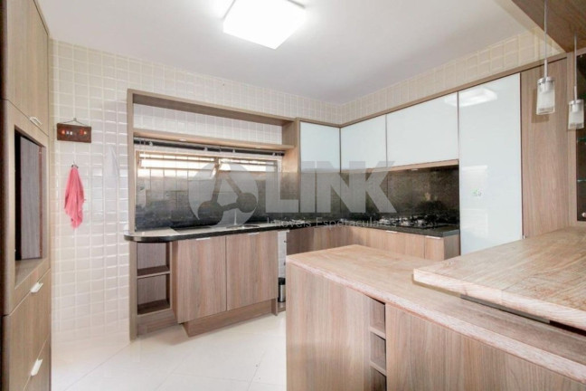 Imagem Casa com 3 Quartos à Venda, 280 m² em Chácara Das Pedras - Porto Alegre