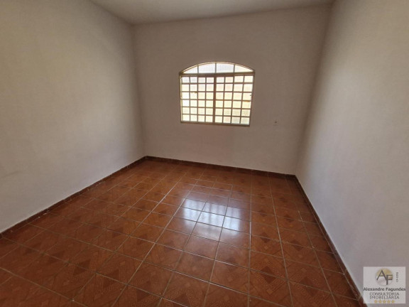 Imagem Casa com 3 Quartos à Venda, 175 m² em Residencial Village Garavelo - Aparecida De Goiânia Imagem Casa com 3 Quartos à Venda, 175 m² em Residencial Village Garavelo - Aparecida De Goiânia