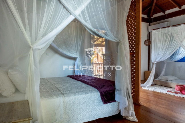 Imagem Casa com 5 Quartos à Venda, em Condomínio Outeiro Das Brisas, Há 20 Km De Trancoso . - Porto Seguro Imagem Casa com 5 Quartos à Venda, em Condomínio Outeiro Das Brisas, Há 20 Km De Trancoso . - Porto Seguro