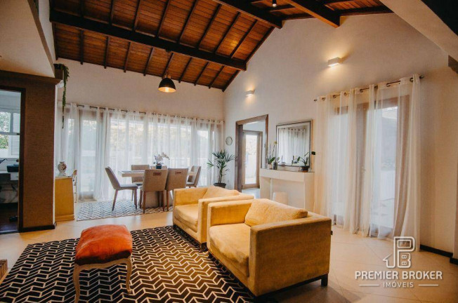 Imagem Casa com 3 Quartos à Venda, 390 m² em Várzea - Teresópolis Imagem Casa com 3 Quartos à Venda, 390 m² em Várzea - Teresópolis