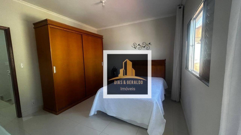 Imagem Sobrado com 3 Quartos à Venda, 240 m² em Borda Da Mata - Caçapava